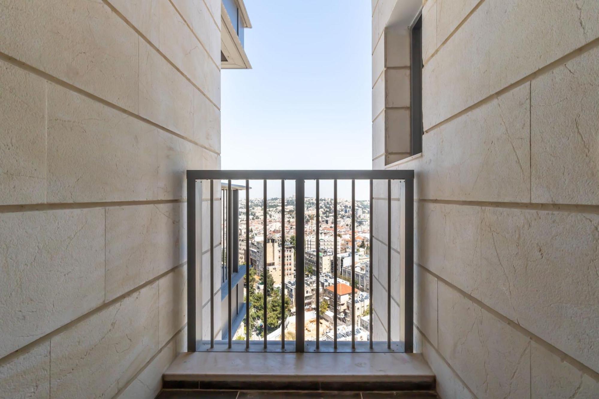 Savyon View Tower - Isrentals *